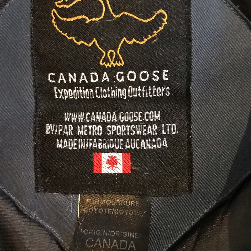 Canada Goose Blue Puffer Coat for Ultimate Warmth